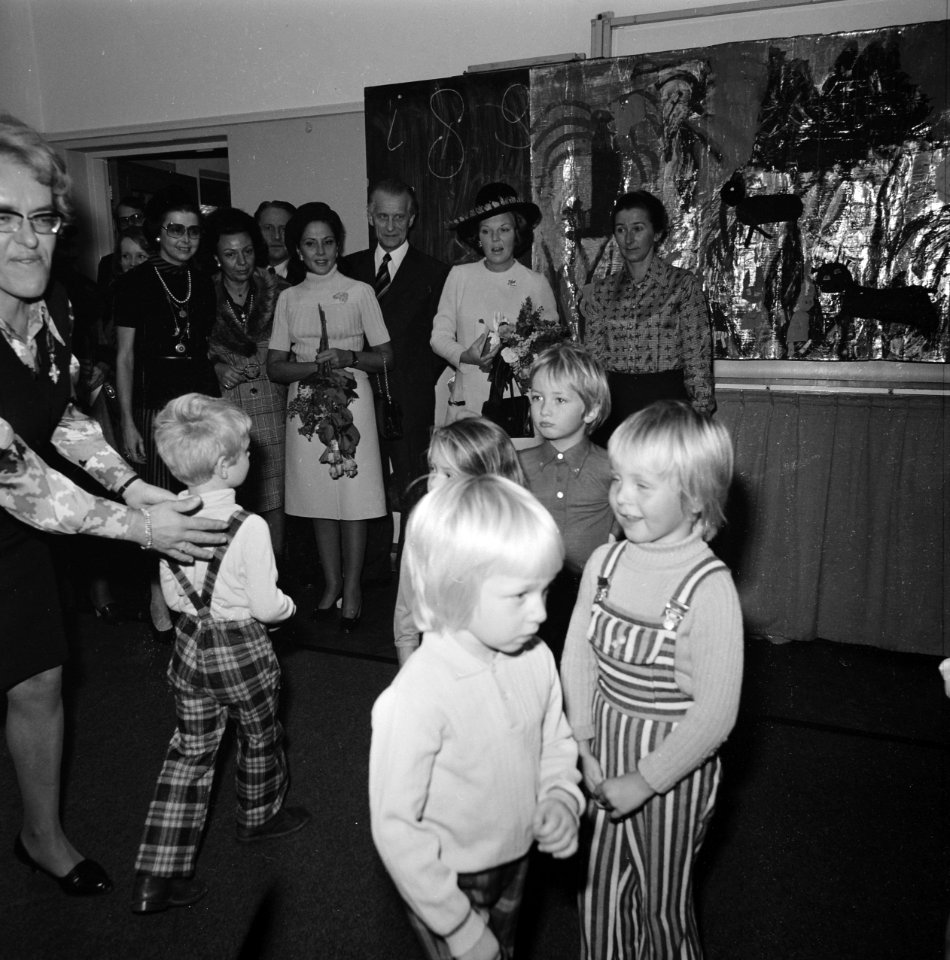 Mevrouw Leone, echtgenote van de Italiaanse president en Prinses Beatrix bezoeke, Bestanddeelnr 926-7799