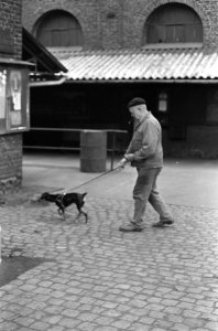 Metaalarbeiders houden fabriek bezet in Belgie, Bestanddeelnr 920-3707