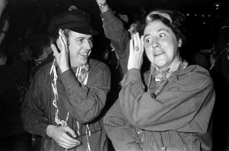 Mevrouw Mary Zeldenrust Noordanus geïnstalleerd als erelid carnavalsvereniging d, Bestanddeelnr 920-8652