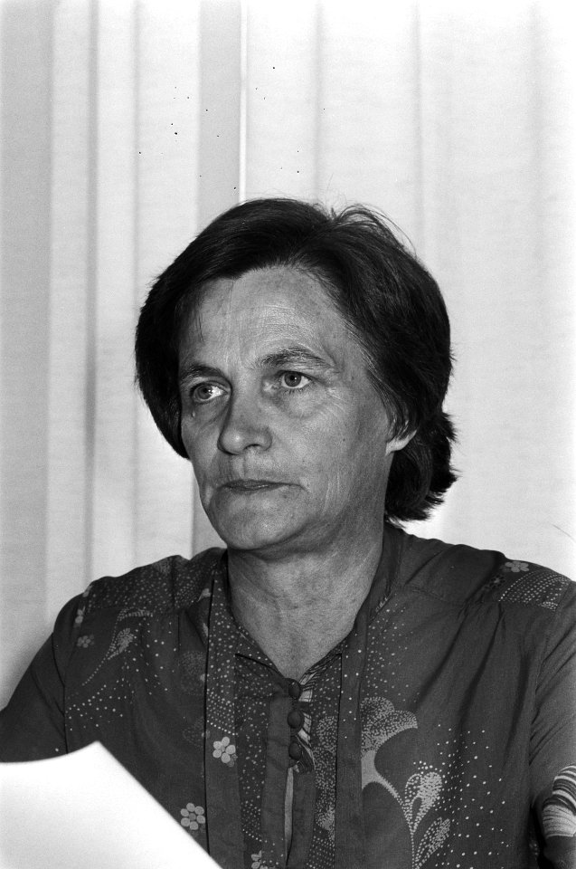 Mevrouw mr. G. Hoynck van Papendrecht, vice-voorzitter van de Raad, Bestanddeelnr 930-4053