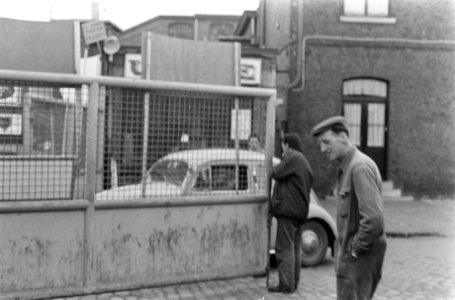 Metaalarbeiders houden fabriek bezet in Belgie, Bestanddeelnr 920-3706