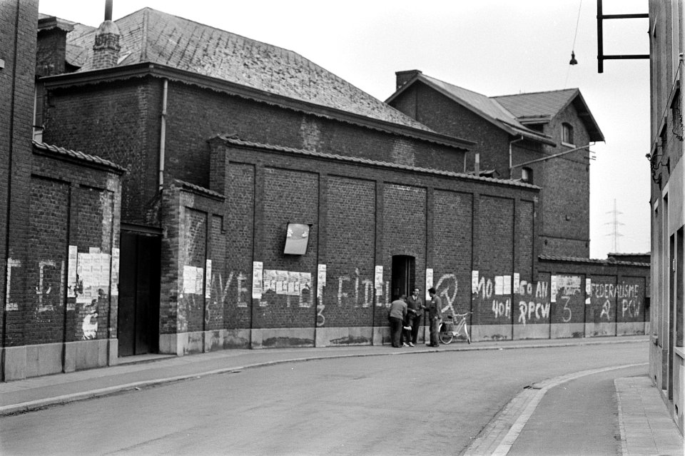 Metaalarbeiders houden fabriek bezet in Belgie, Bestanddeelnr 920-3709