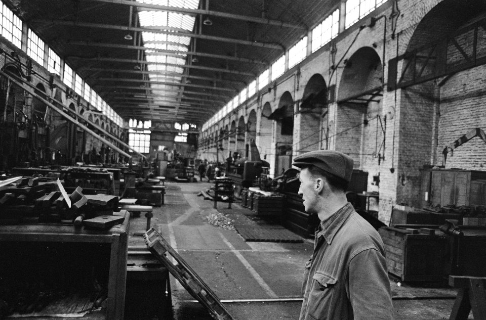 Metaalarbeiders houden fabriek bezet in Belgie, Bestanddeelnr 920-3702