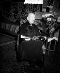 Mevrouw J. J. de Calonne Meister Den Haag 10 november 106 jaar, Bestanddeelnr 907-4225
