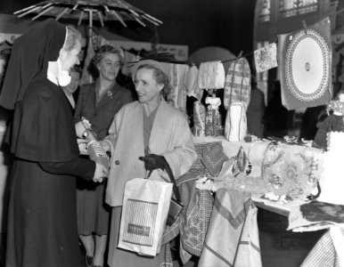 Mevrouw d'Ailly opent tentoontoonstelling Oud Verpleegsters, Bestanddeelnr 905-6728
