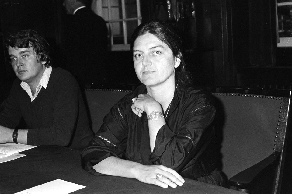 Mevrouw drs E M Schoo (echtgenote Minister Pais ), Bestanddeelnr 931-0095