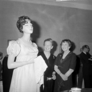 Mevrouw Van Hall Nijhof tentoonstelling Binnen zonder kloppen in de pruikentijd, Bestanddeelnr 917-4440