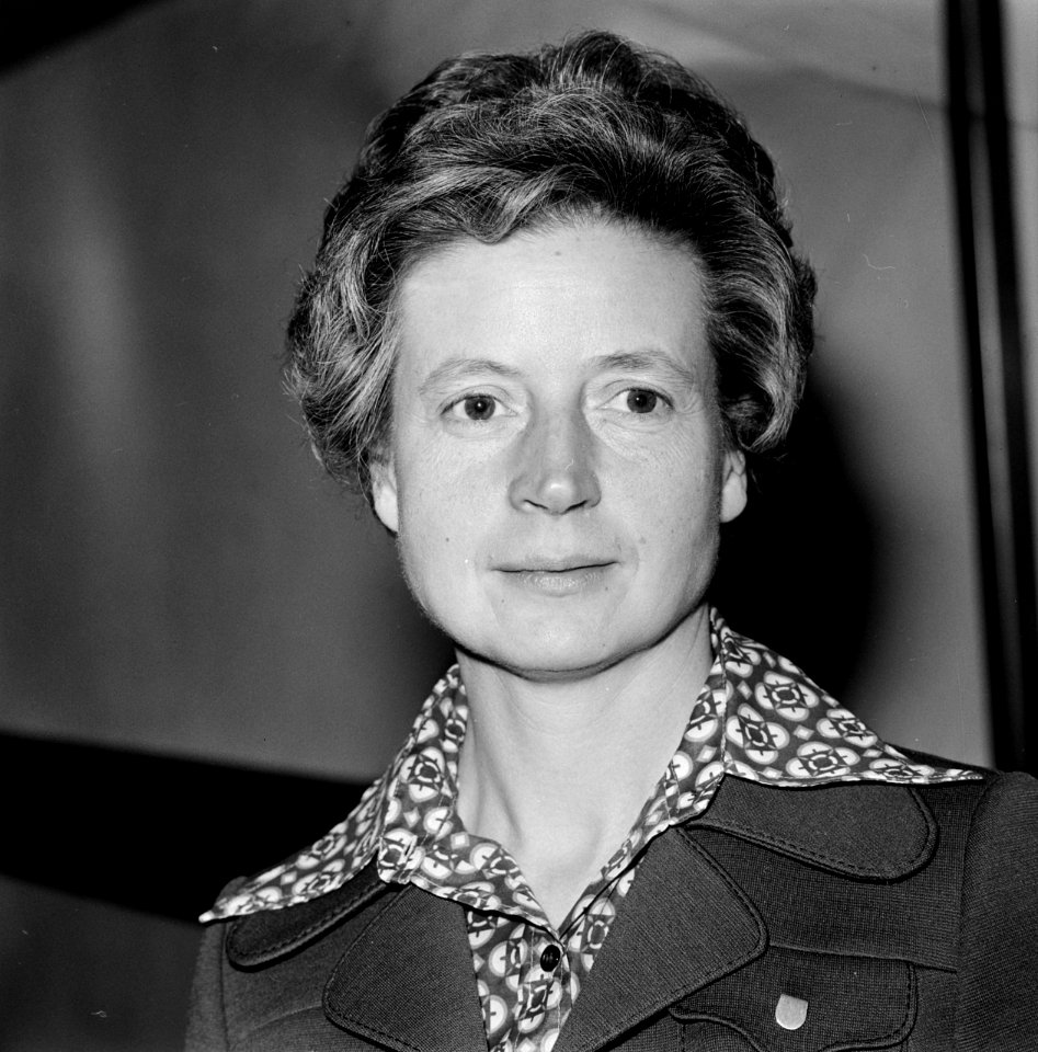 Mevrouw B van Warendorp, verpleegkundig directeur, Bestanddeelnr 926-7903