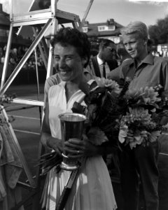 Mevrouw Eva de Jong, Bestanddeelnr 914-2198