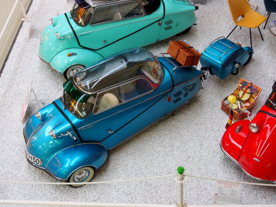 Metalic blue Messerschmitt with trailer pic2