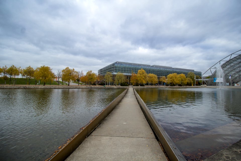 Messe Leipzig - Weg durch den Merkurbrunnen (2)