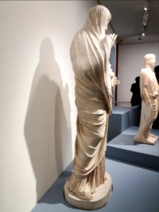 Messalina carrying Britannicus - MBA Lyon 2018, côté droit