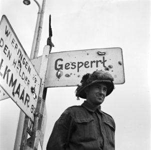 Met de bevrijding van Noord Nederland hebben de geallieerde troepen de stellinge, Bestanddeelnr 900-2691