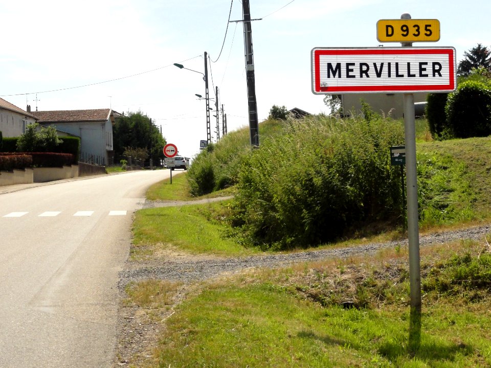 Merviller (M-et-M) city limit sign