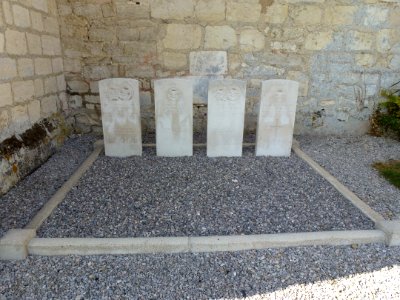 Mesmont (Ardennes) Commonwealth war graves