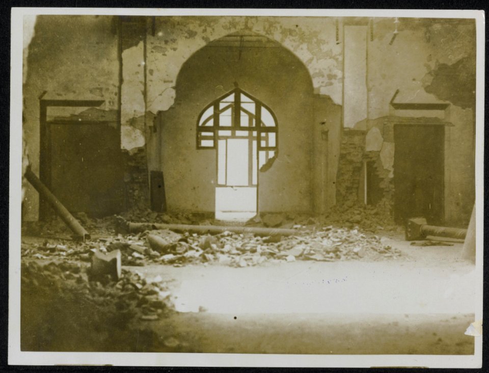 Messrs. Lynchs Office at Baghdad, which was destroyed by the Turks., Bestanddeelnr 158-1565