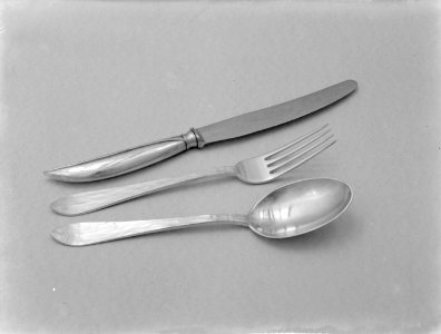 Mes, vork en lepel van roestvrij staal, Bestanddeelnr 189-1134 photo