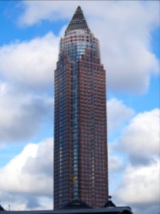 Messeturm vom Messegelände