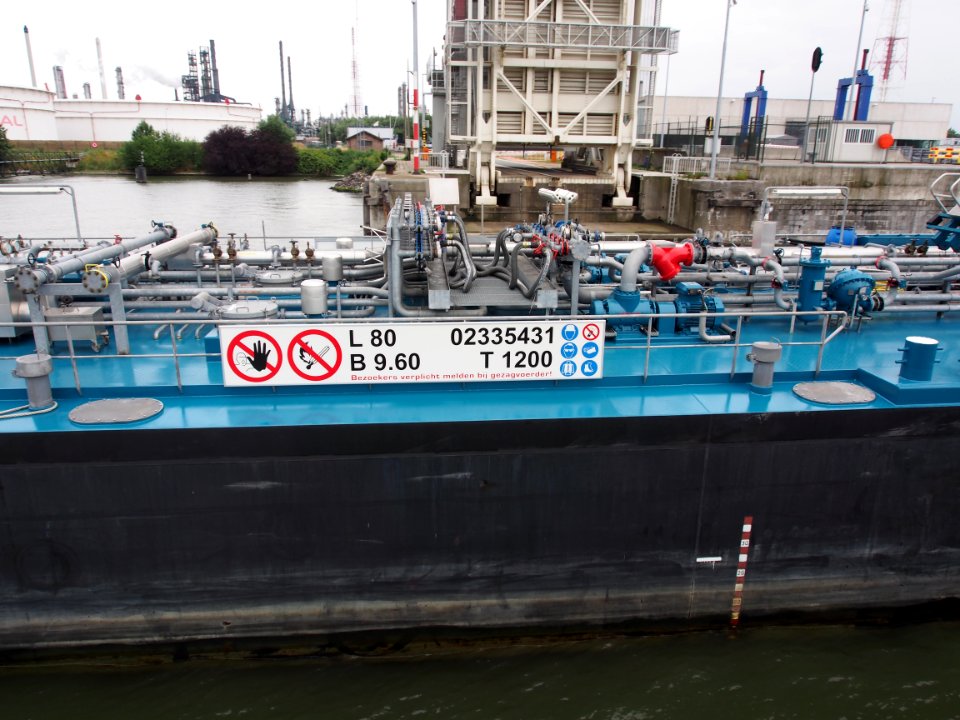 Metis - ENI 02335431, Van Cauwelaertsluis, Port of Antwerp pic6