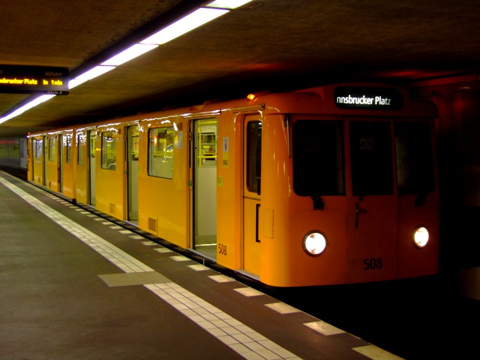 Metro 508 Berlin photo