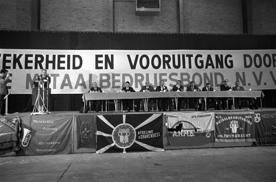 Metaalarbeiders van het NVV bijeen in Utrecht i.v.m. nieuwe CAO overzicht, Bestanddeelnr 921-9195