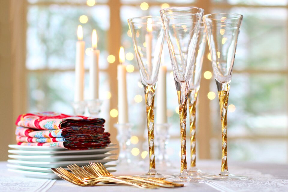 Table setting red valentines napkins photo