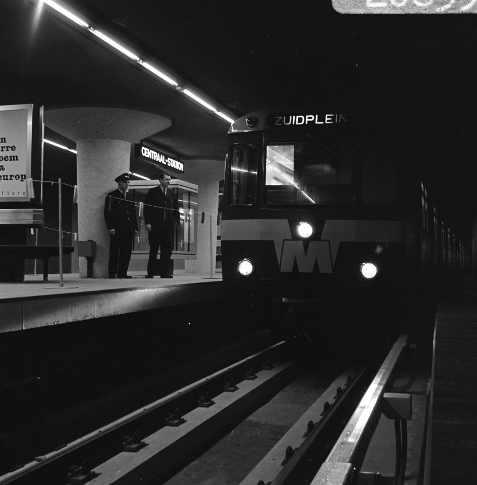 Metro Rotterdam Maas Station. Centraal Station, Bestanddeelnr 920-8592
