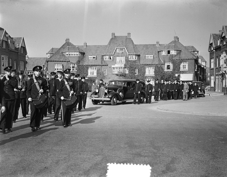 Marvo begrafenis Amsterdam-Noord J. van Schaik, Bestanddeelnr 904-7935