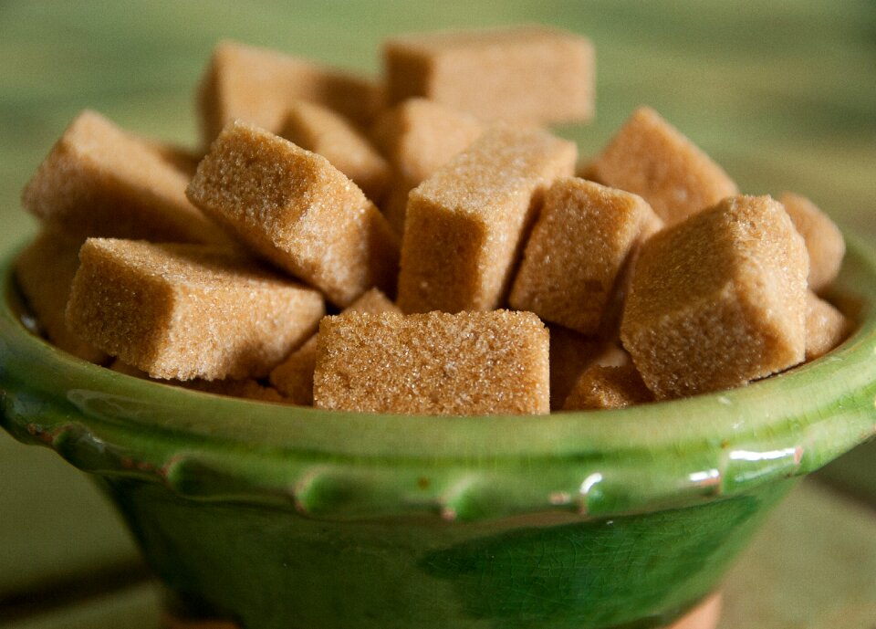 Sugar lumps power cane sugar