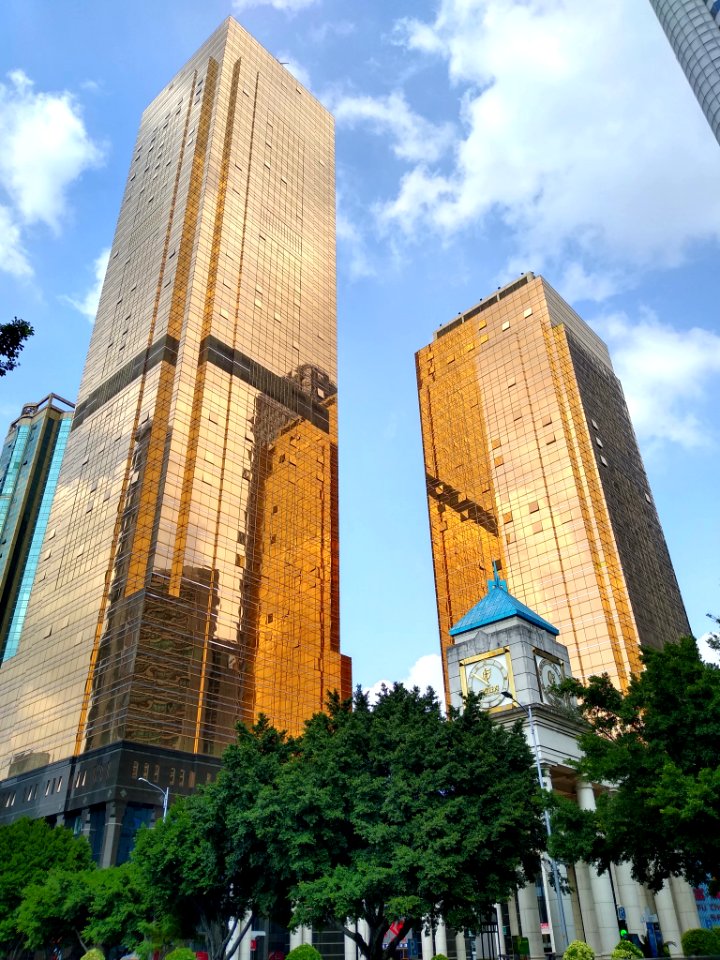 Metro Plaza 3