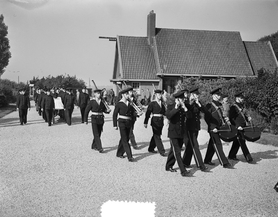 Marvo begrafenis Amsterdam-Noord J. van Schaik, Bestanddeelnr 904-7933