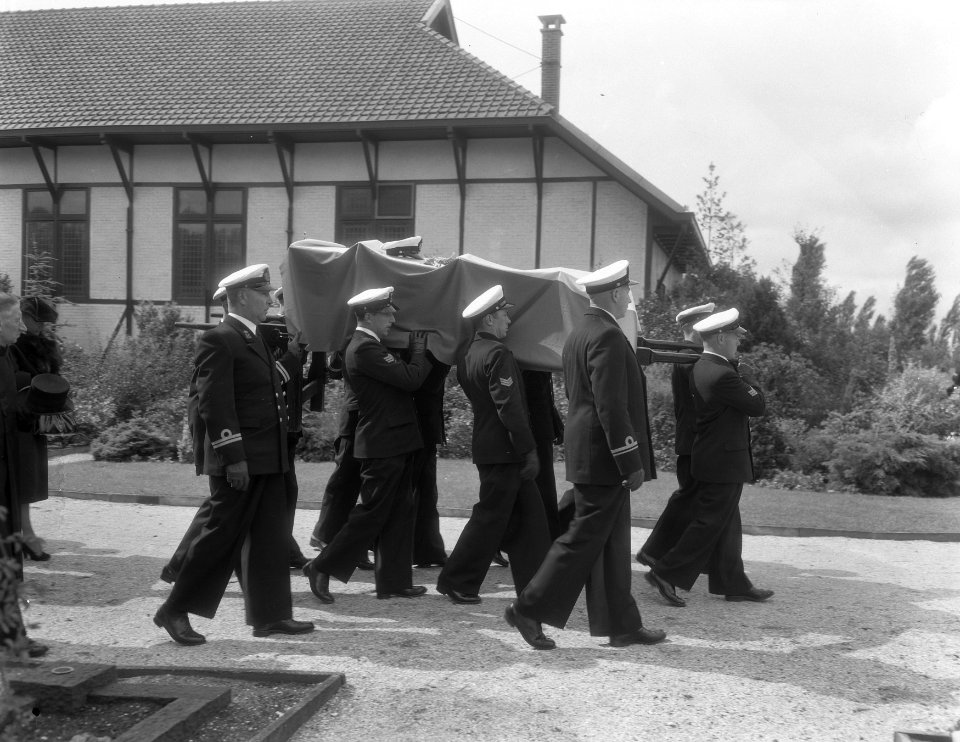 Marvo begrafenis, Bestanddeelnr 906-5758