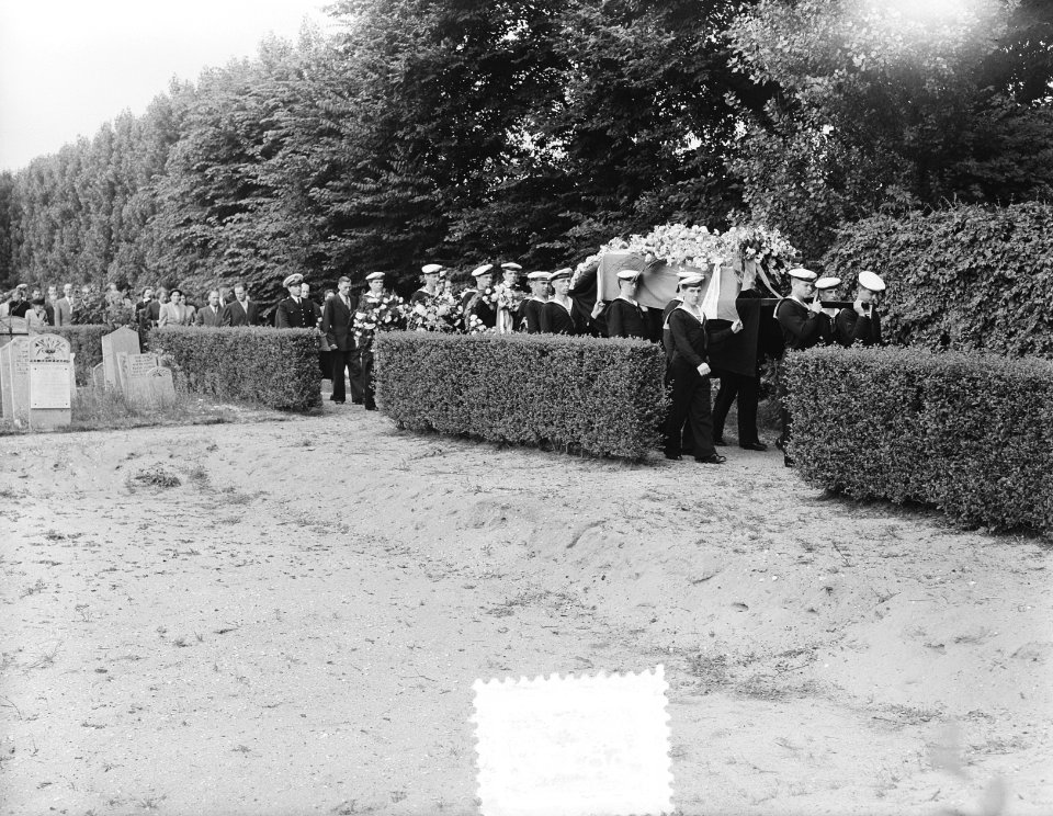 Marvo begrafenis matroos 1e kl. J. W. Stark begraafplaats Vredenhof, Bestanddeelnr 905-8137