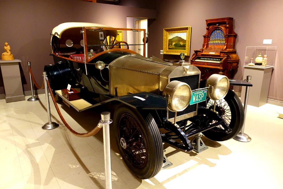 Martin-Wasp Touring Car, view 1, designed by Karl Hamlin Martin, made by Martin-Wasp Corporation, c. 1924, Bennington VT - Bennington Museum - Bennington, VT - DSC09068