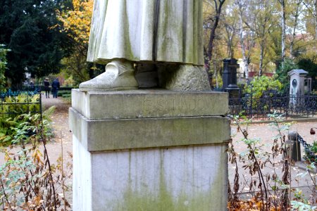 Martin-Luther-Statue - Dorotheenstädtischer Friedhof - Berlin, Germany - DSC00293