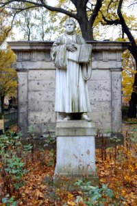Martin-Luther-Statue - Dorotheenstädtischer Friedhof - Berlin, Germany - DSC00290
