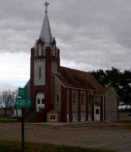 Martinus Lutheran Church (Yankton Co SD) from SW 3 locn