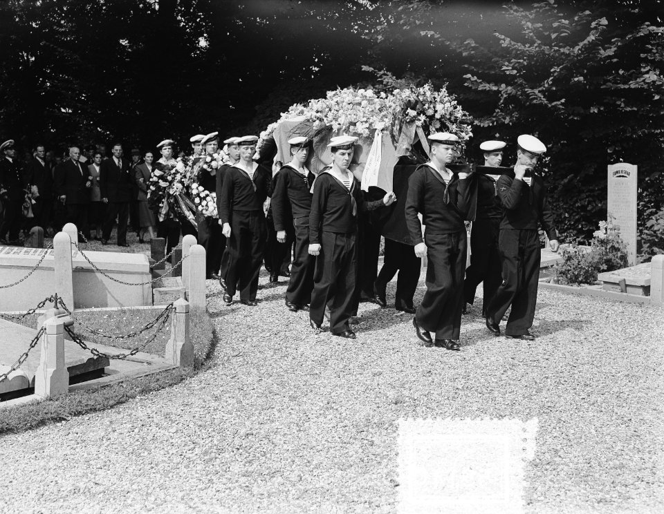Marvo begrafenis matroos 1e kl. J. W. Stark begraafplaats Vredenhof, Bestanddeelnr 905-8140