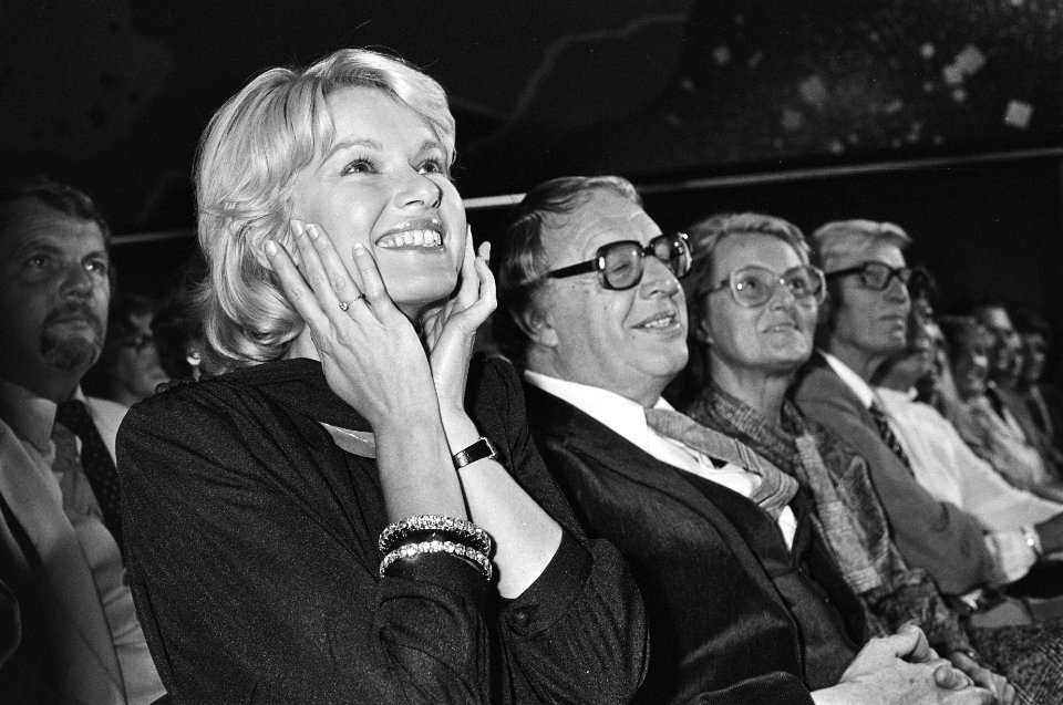 Martine Bijl in de zaal, Bestanddeelnr 931-0294