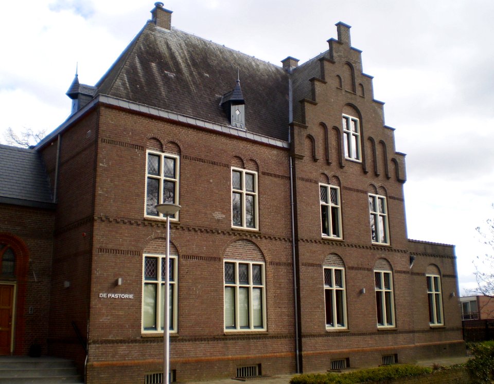 Martinuskerk Hoogland, pastorie