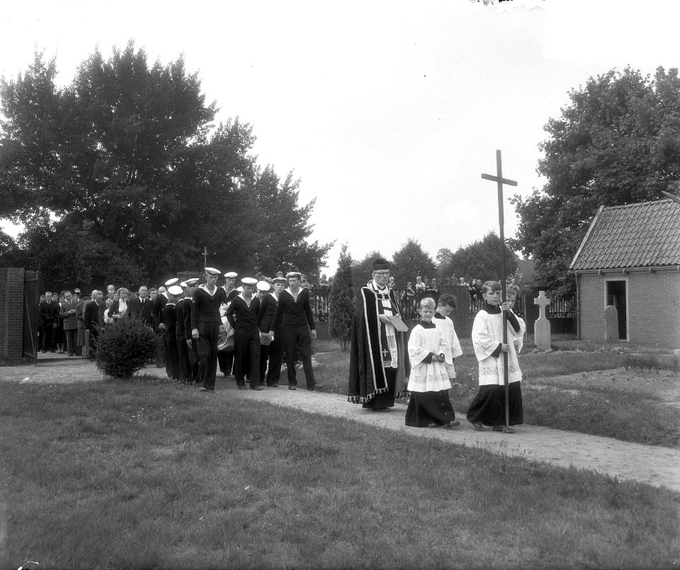 Marvo begrafenis Renkum, korporaal S. H. J. Wamel, Bestanddeelnr 907-2963