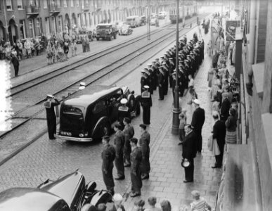 Marvo begrafenis matroos 1e kl. J. W. Stark, Bestanddeelnr 905-8139
