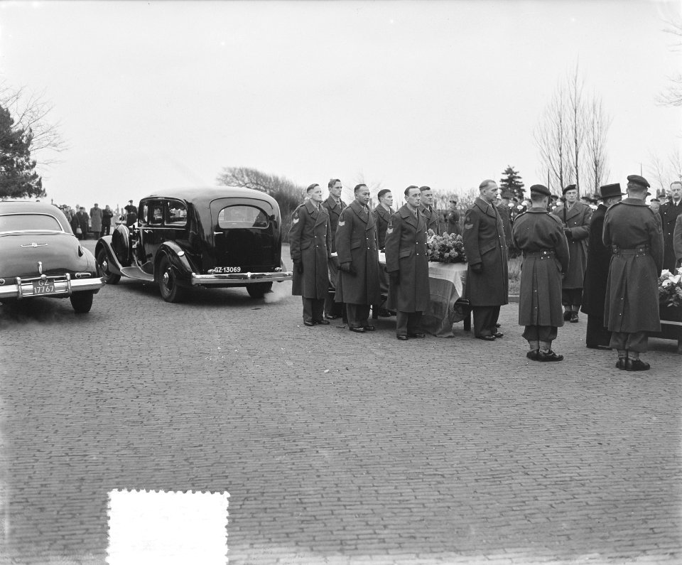Marvo begrafenis Majoor der Marvo D. J. Vos, Den Helder, Bestanddeelnr 906-2605