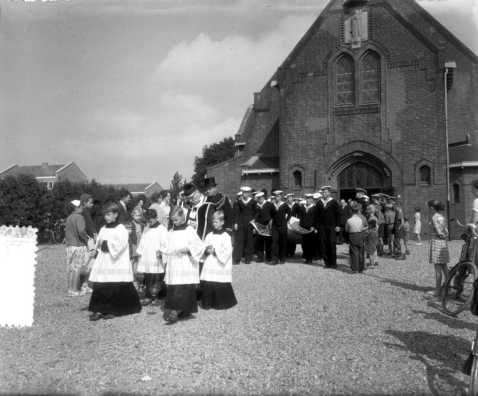 Marvo begrafenis Renkum, korporaal S. H. J. Wamel, Bestanddeelnr 907-2965
