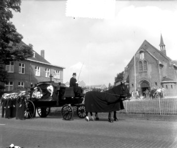 Marvo begrafenis Renkum, korporaal S. H. J. Wamel, Bestanddeelnr 907-2961