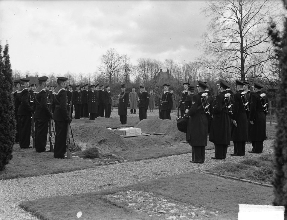 Marvo begrafenis MOC Hilversum, Bestanddeelnr 904-4495