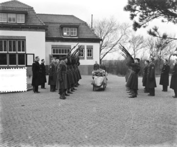 Marvo begrafenis Majoor der Marvo D. J. Vos, Den Helder, Bestanddeelnr 906-2600