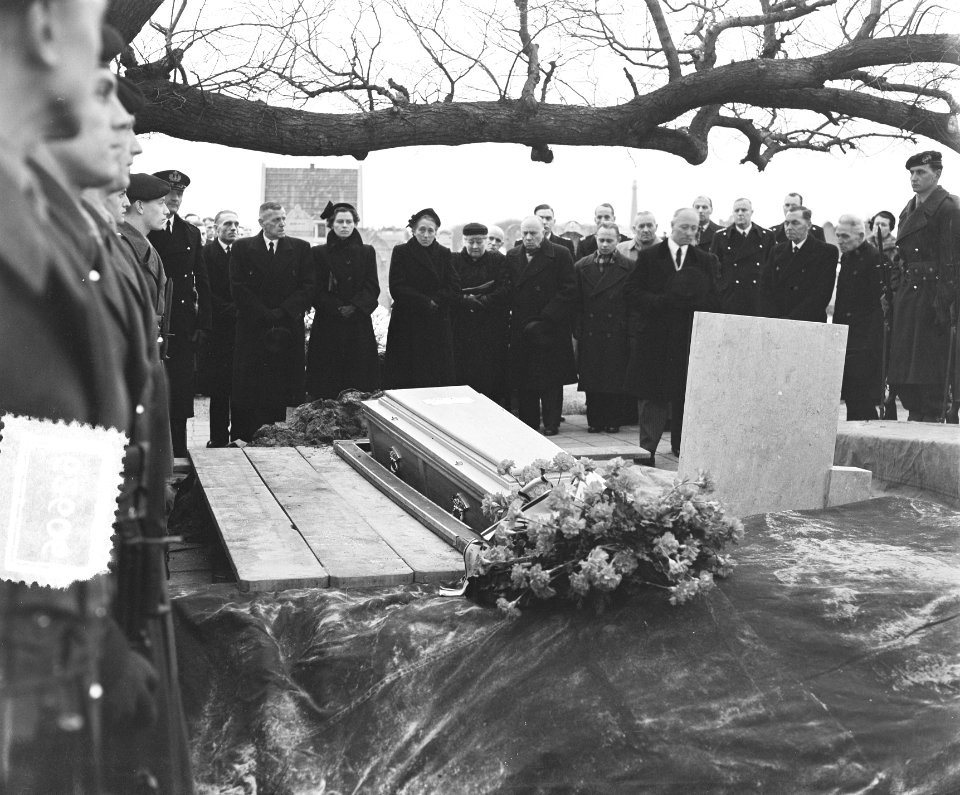 Marvo begrafenis Majoor der Marvo D. J. Vos, Den Helder, Bestanddeelnr 906-2606