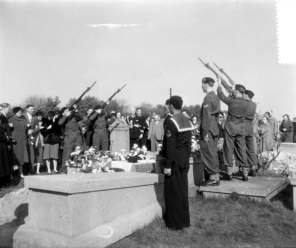 Marvo begrafenis Den Helder militaire werkman Beishuizen, Bestanddeelnr 907-1093