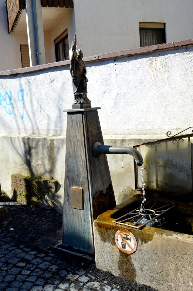 Marxheim, Eichstraße, Brunnen (1)